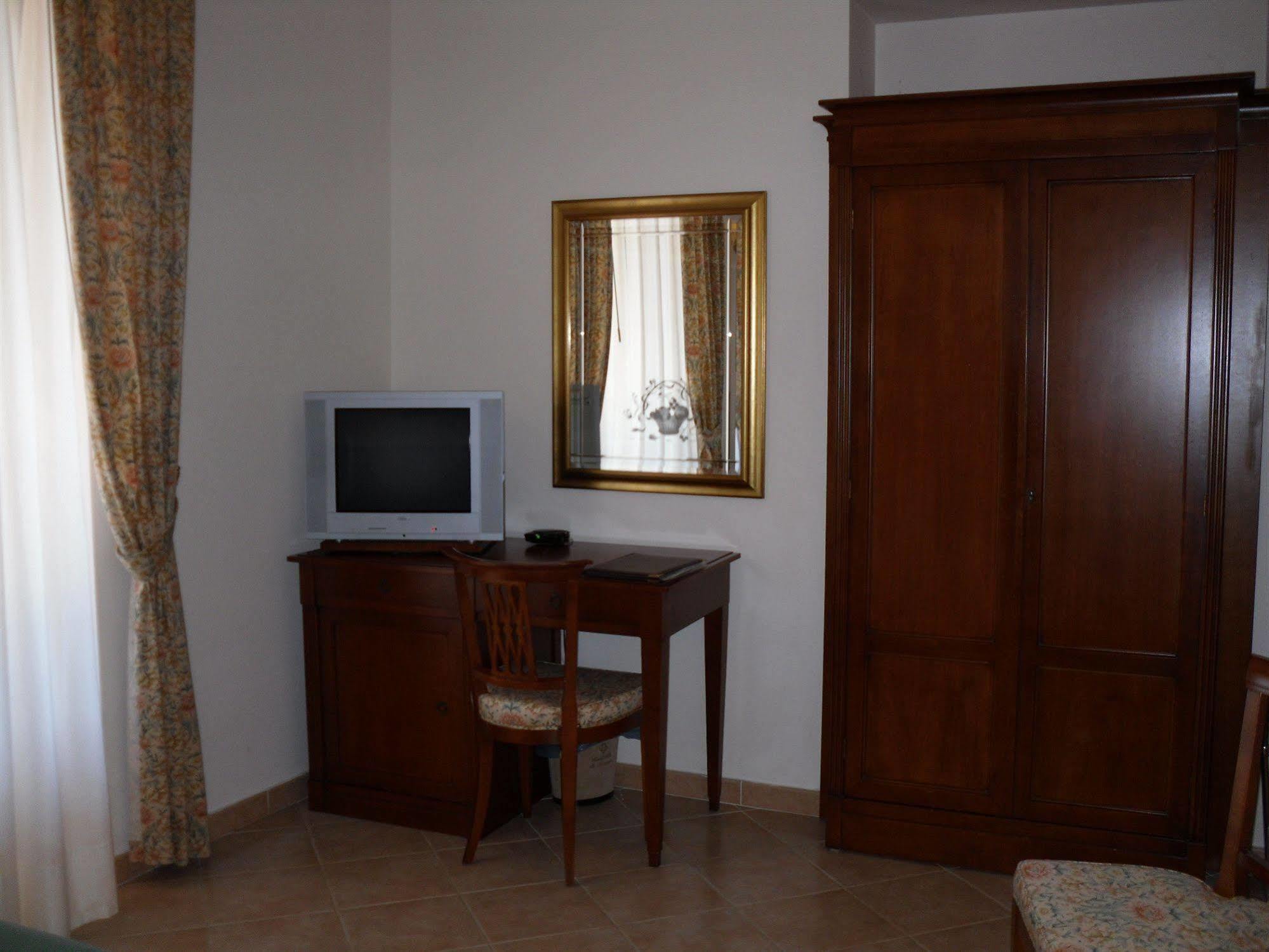 Hotel Villa Cute - Hvc Липари Экстерьер фото