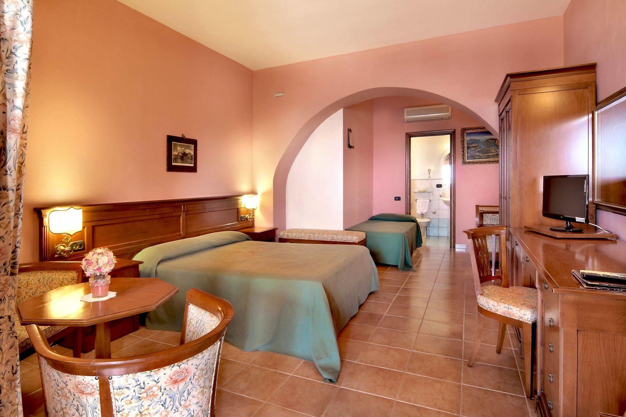Hotel Villa Cute - Hvc Липари Экстерьер фото